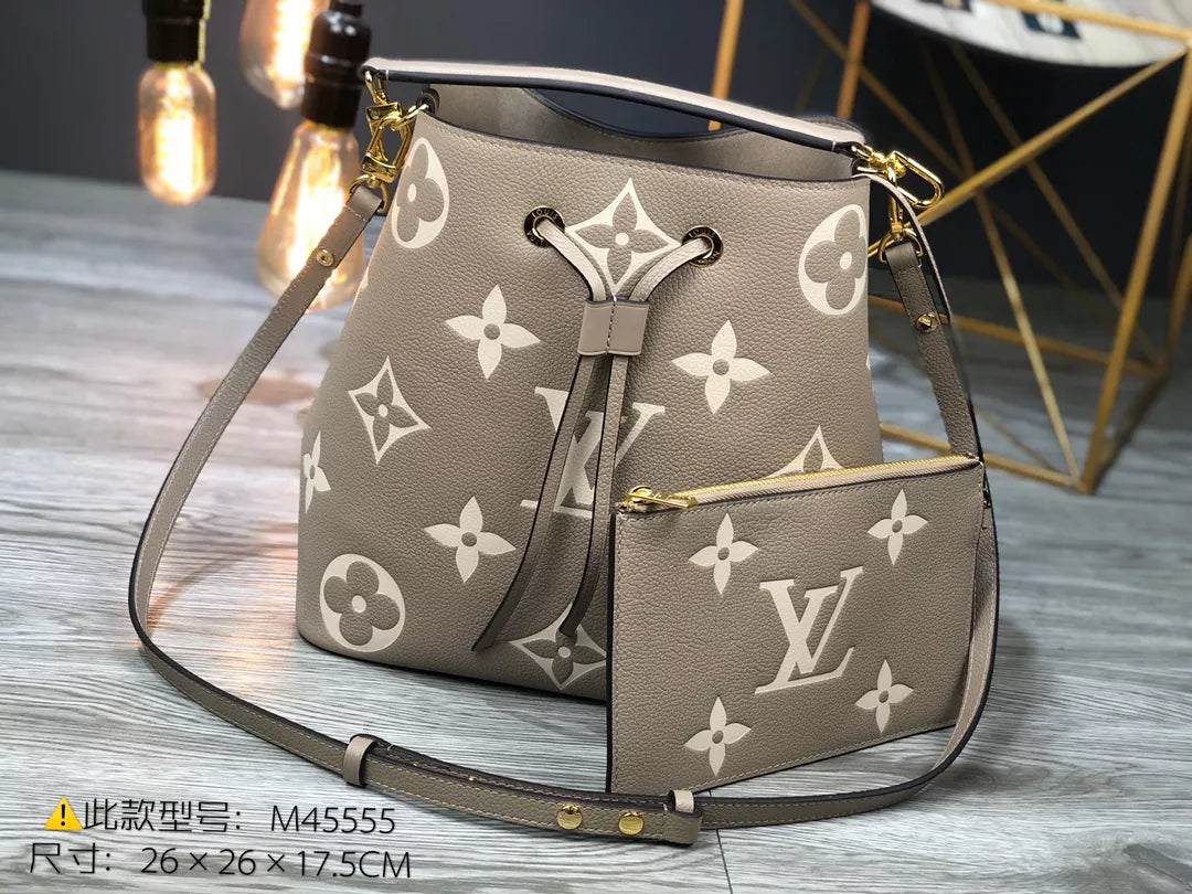 LOUIS VUITTON 26.0 X 26.0 X 17.5CM BB MONOGRAM GIANT
