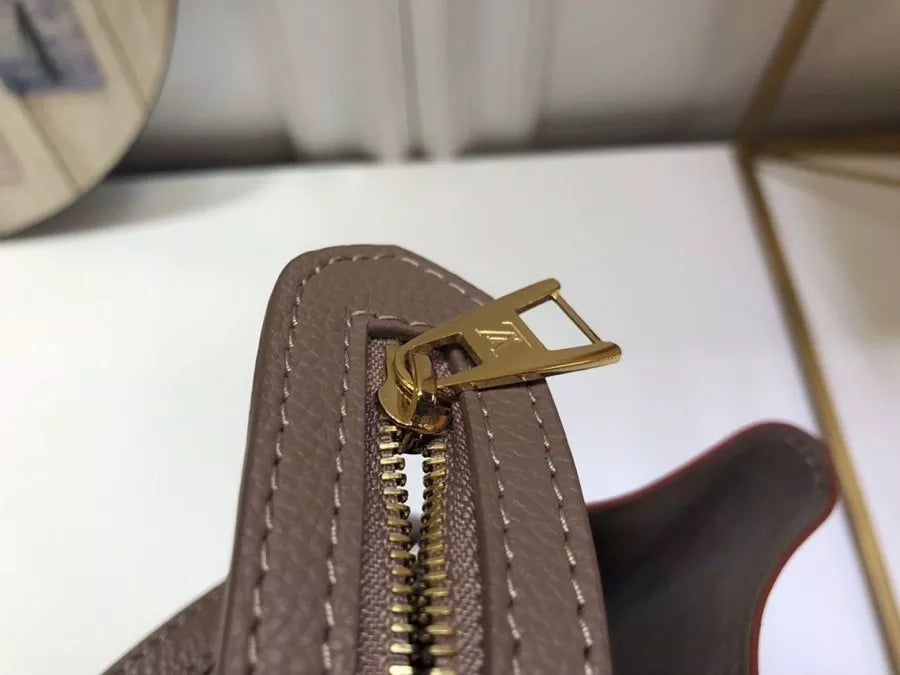 LOUIS VUITTON FAVORITE 35X24X16CM FREEDOM TOTE