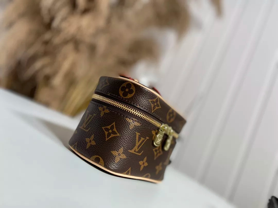 LOUIS VUITTON NICE NANO TOILETRY POUCH COSMETIC BAGS