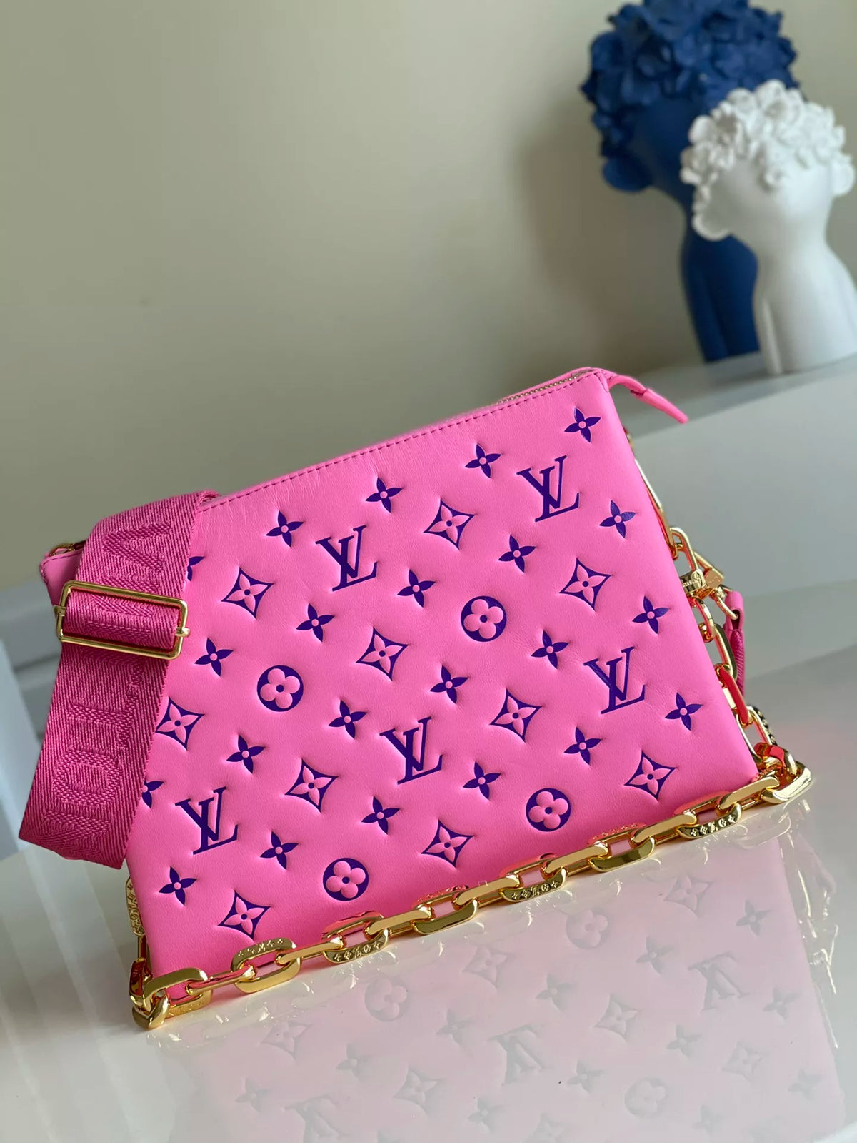 LOUIS VUITTON 20x26x12CM COUSSIN BAG