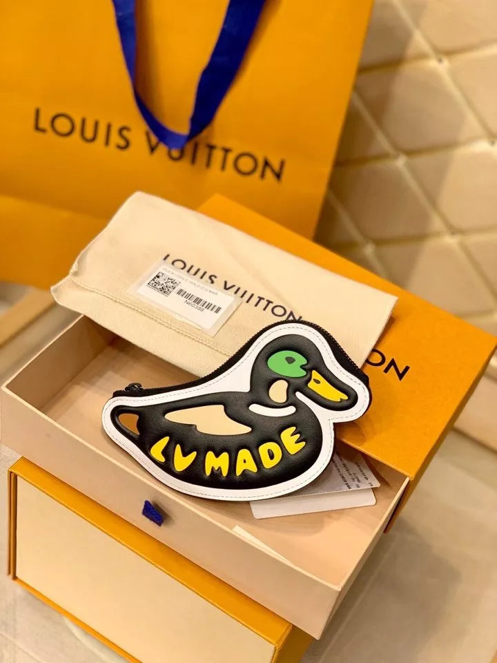 LOUIS VUITTON 10.5 X 17.0 X 1.0 CM DUCK DUCK WALLET BAG