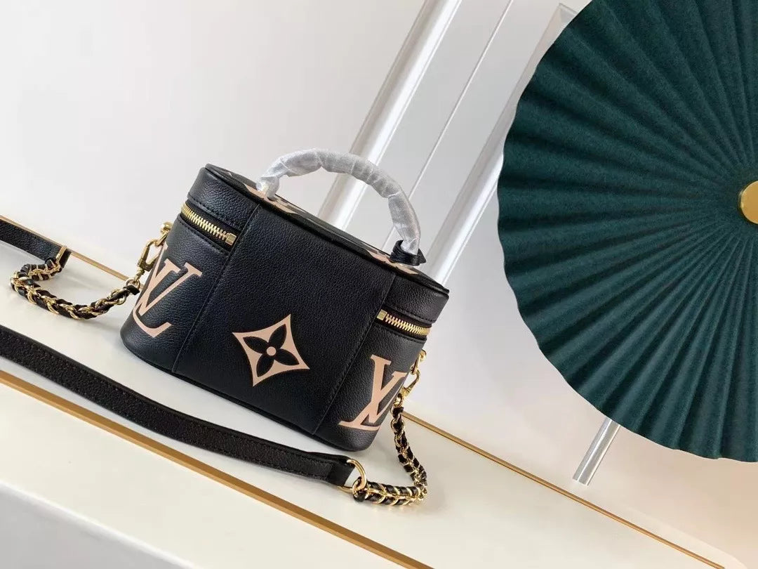 LOUIS VUITTON 19 X 13 X 11CM MONOGRAM NICE VANITY
