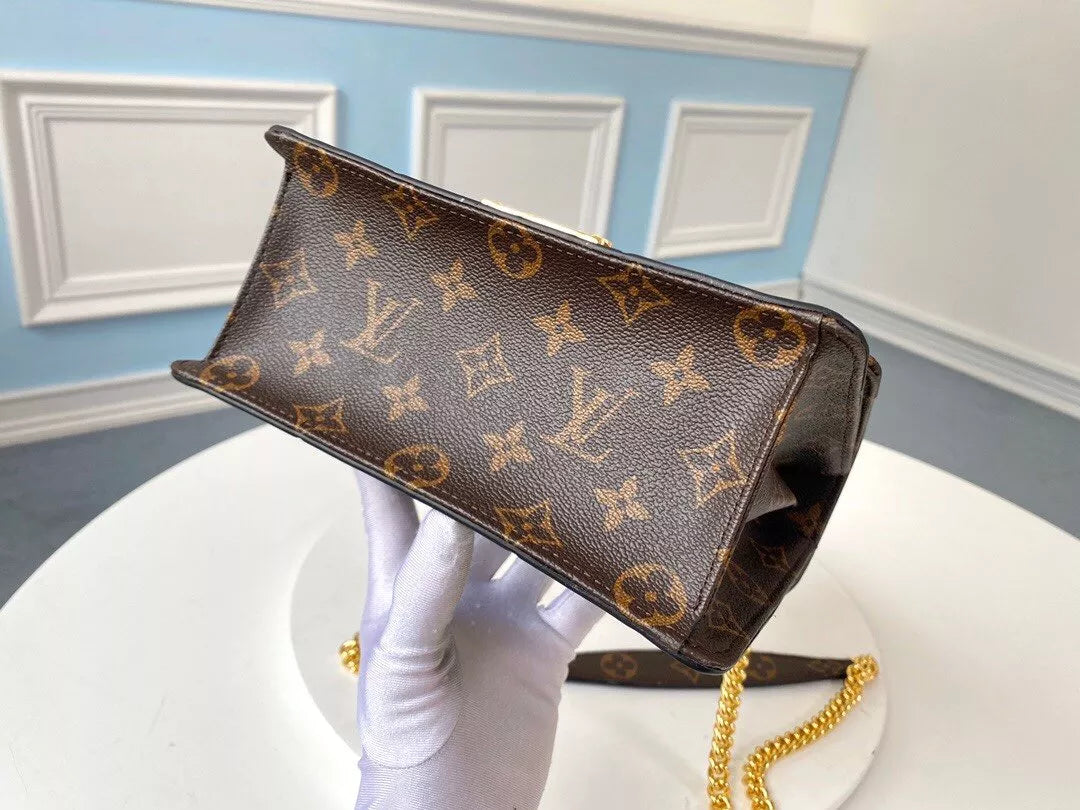 LOUIS VUITTON 21.0 X 14.0 X 9.0 CM WYNWOOD HANDBAG, MONOGRAM VERNIS PATENT LEATHER + MONOGRAM CANVAS