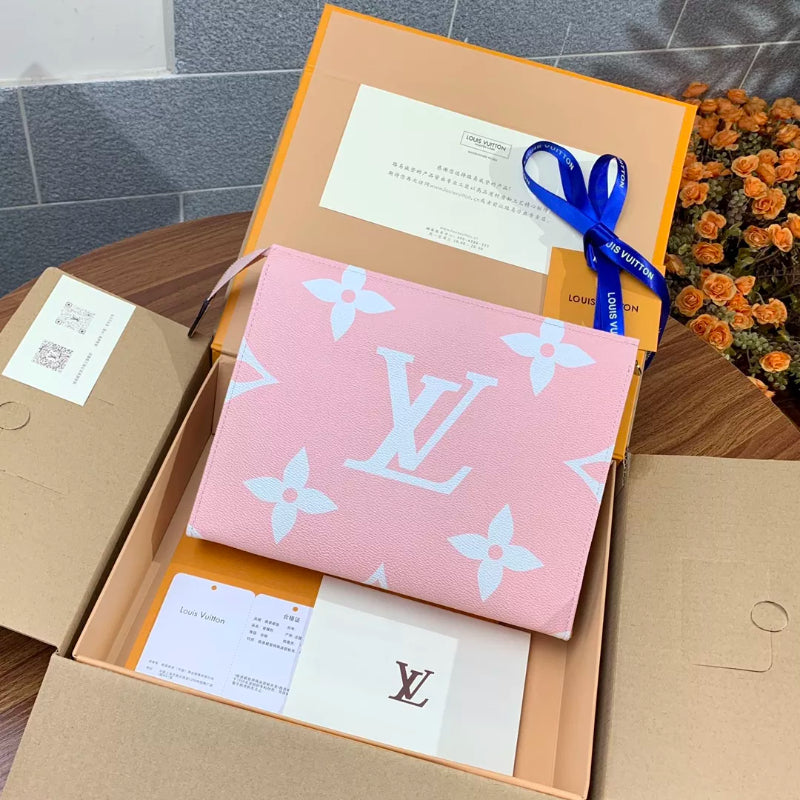 LOUIS VUITTON 26.0 X 20.0 X 5.0 CM TOILET POUCH XL CRAFTY MONOGRAM