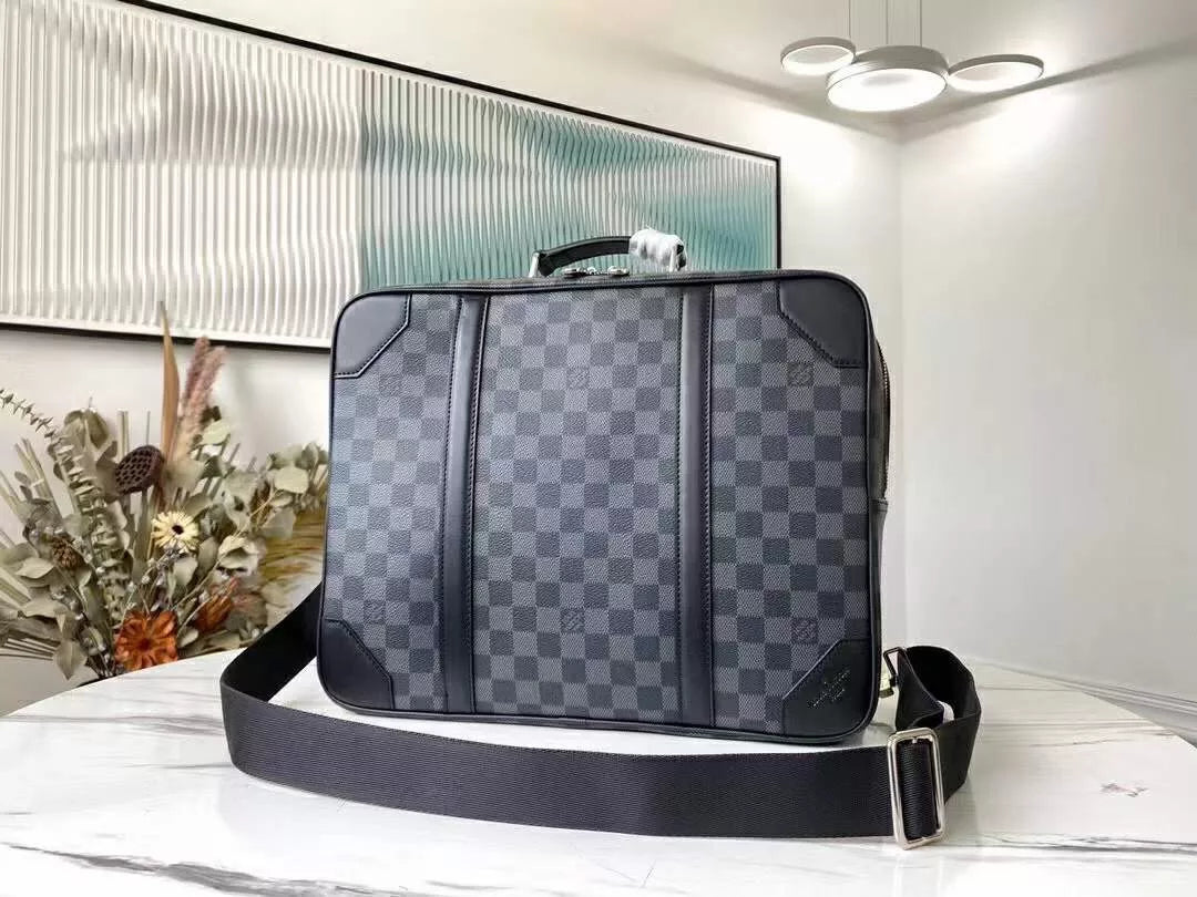 LOUIS VUITTON 29 X 38.5 X 11CM BRIEFCASE BACKPACK