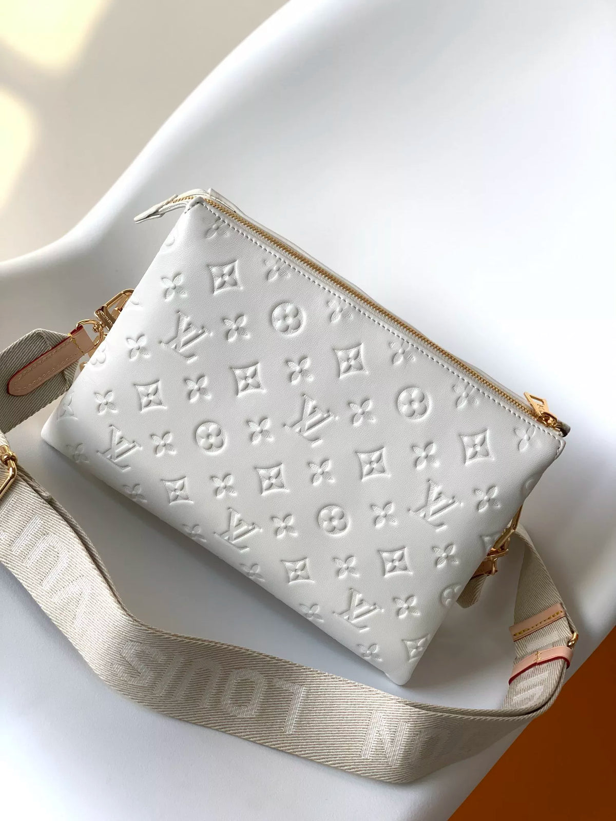 LOUIS VUITTON 26*20*12CM COUSSIN HANDBAG, MONOGRAM EMBOSSED FLUFFY SHEEPSKIN
