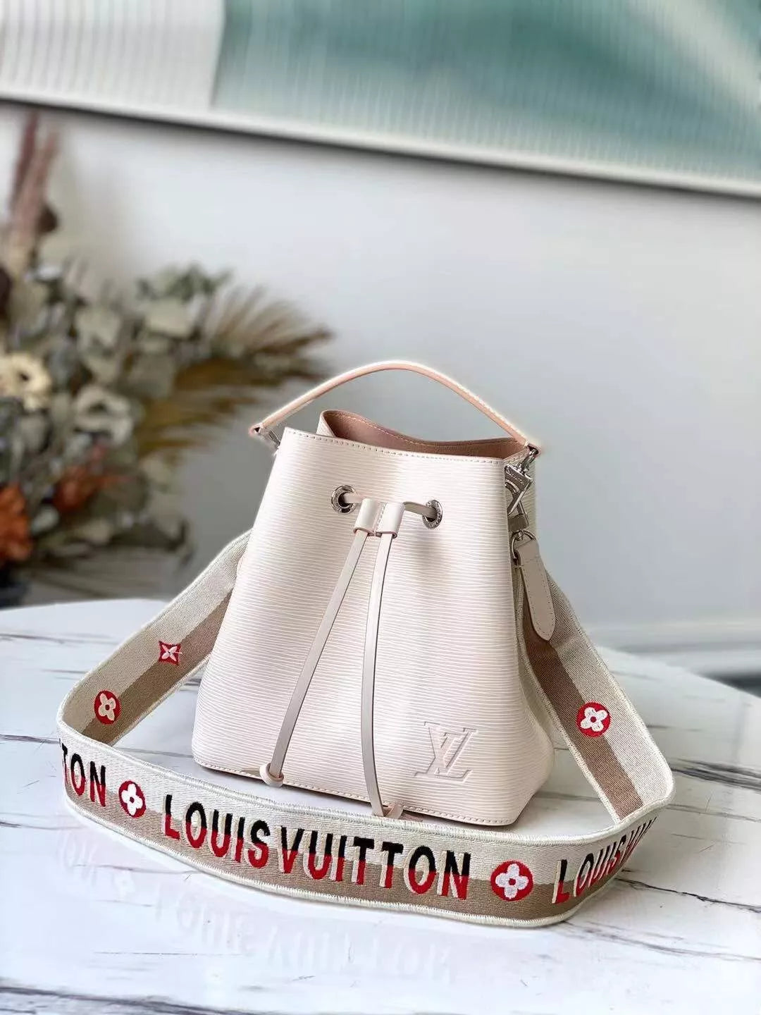 LOUIS VUITTON NÉONOÉ BB BAG