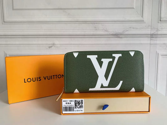 LOUIS VUITTON 19X10CM ZIPPY BAG