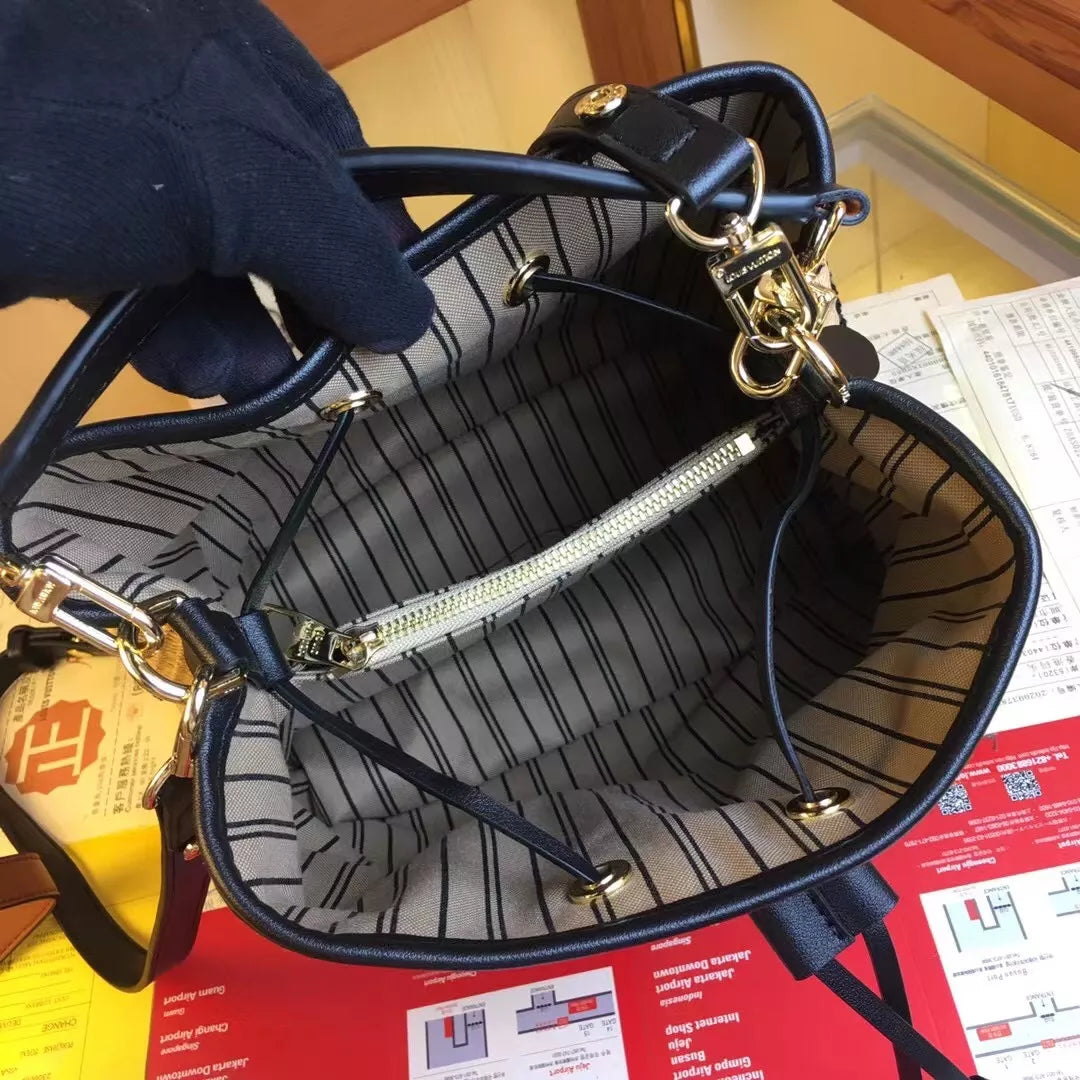 LOUIS VUITTON 26 X 26 X 17.5 CM 2COLORS MM BUCKET MONOGRAM RAFFIA