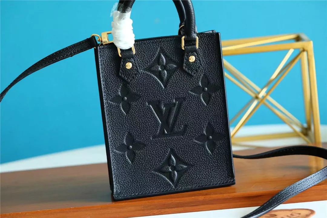 LOUIS VUITTON 14X17X5CM BY THE POOL PETIT SAC PLAT