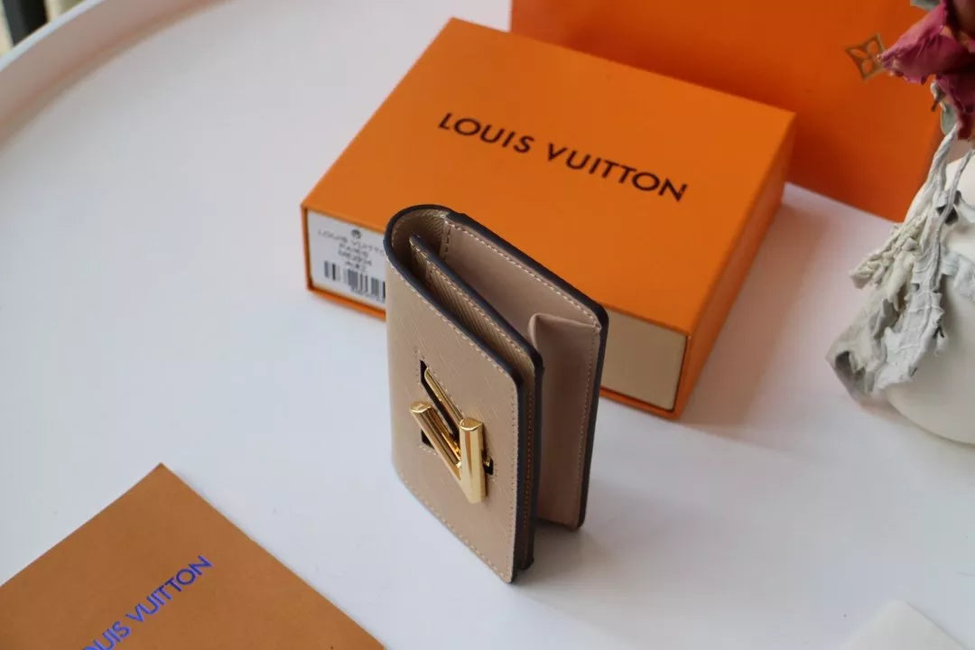 LOUIS VUITTON 10.5 x 7.0 x 3.0 CM MULTICARTES BAG