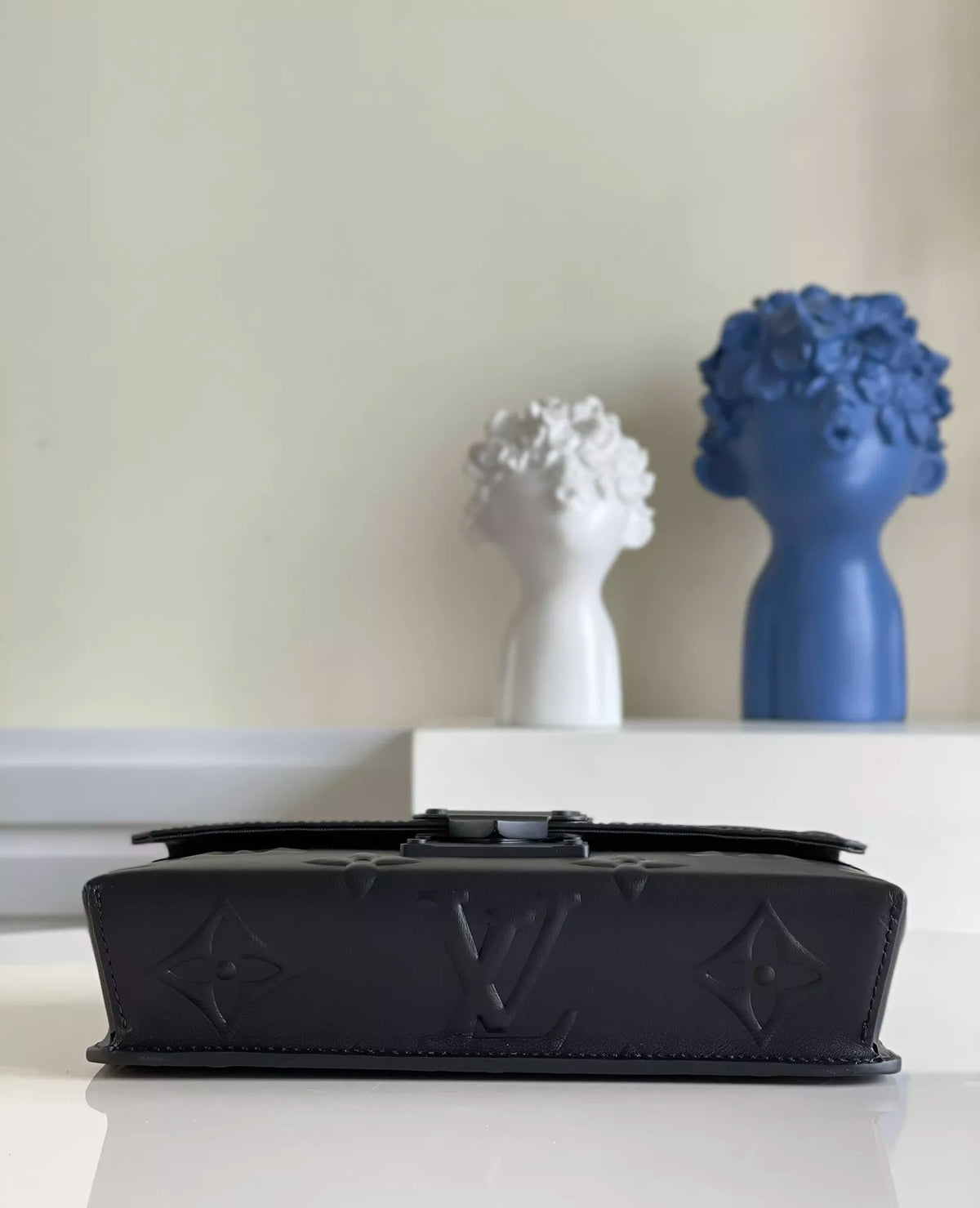 LOUIS VUITTON 25 X 19 X 6CM S-LOCK AMBASSADEUR PM