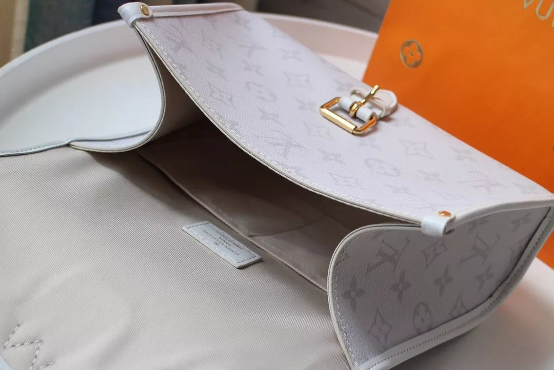 LOUIS VUITTON 23.5 x 18.0 x 9.0 CM DELVAUX BRILLANT