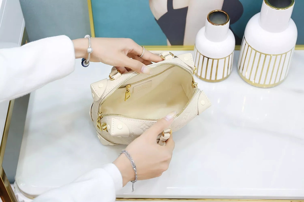 LOUIS VUITTON 2304 BAG