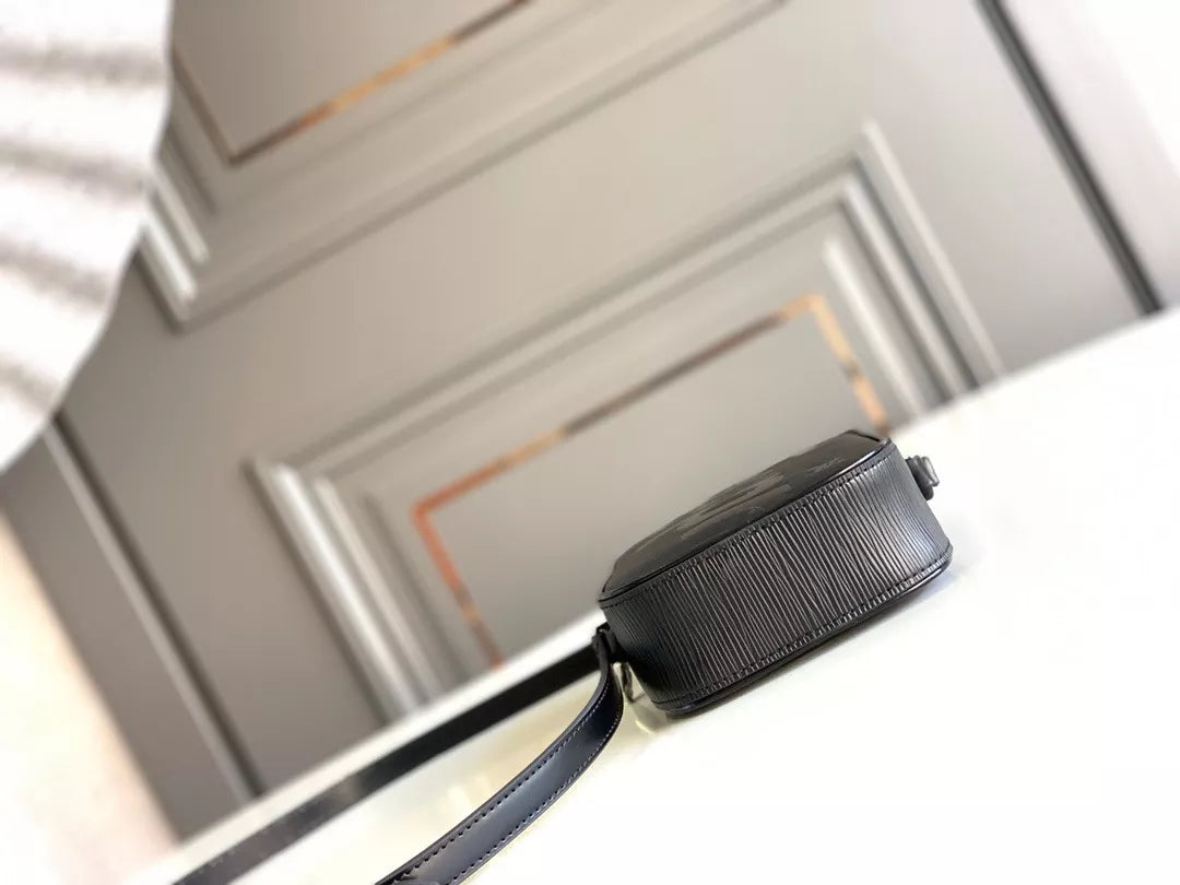 LOUIS VUITTON 12X17X5CM SUPREME CO BRANDED, COWHIDE