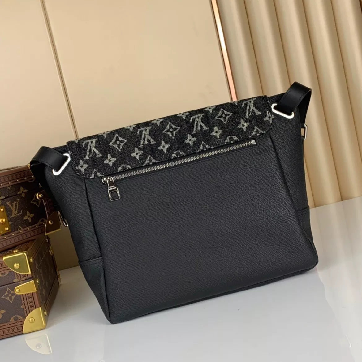 LOUIS VUITTON 9*23*12.5CM BESACE TOKYO HANDBAG, DENIM + TAURILLON COW LEATHER