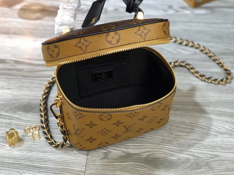 LOUIS VUITTON 14×19×10CM CANNES BAG