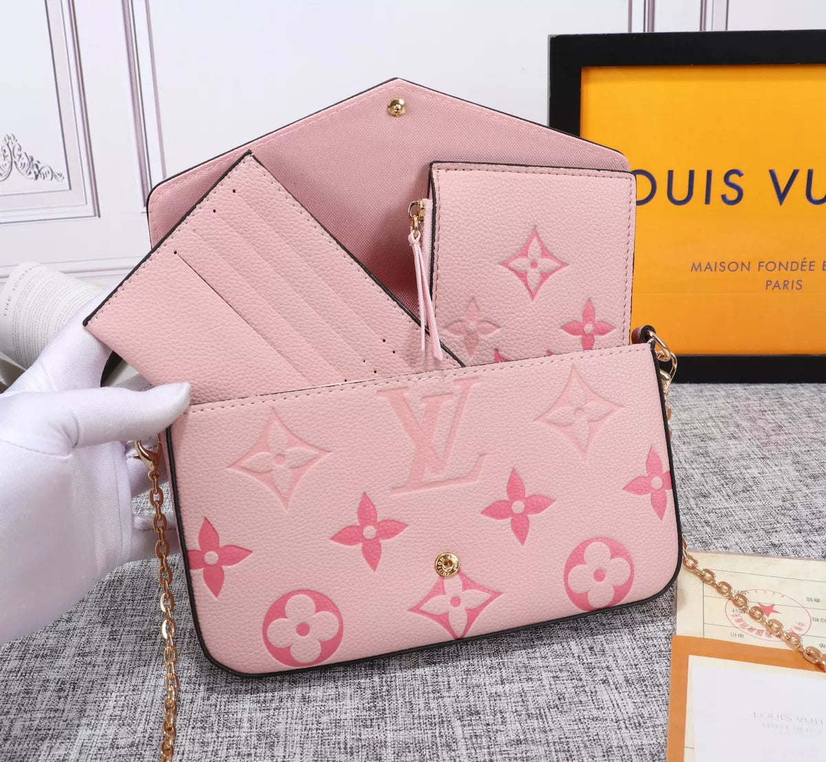 LOUIS VUITTON 21X12X3CM BY THE POOL FÉLICIE POCHETTE