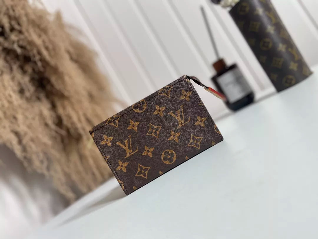 LOUIS VUITTON 26.0 X 20.0 X 5.0 CM/19X 15CM/15.0X10CM POCHETTE VOYAGE
