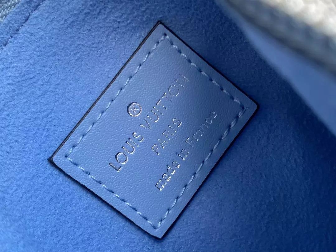 LOUIS VUITTON KEY POUCH