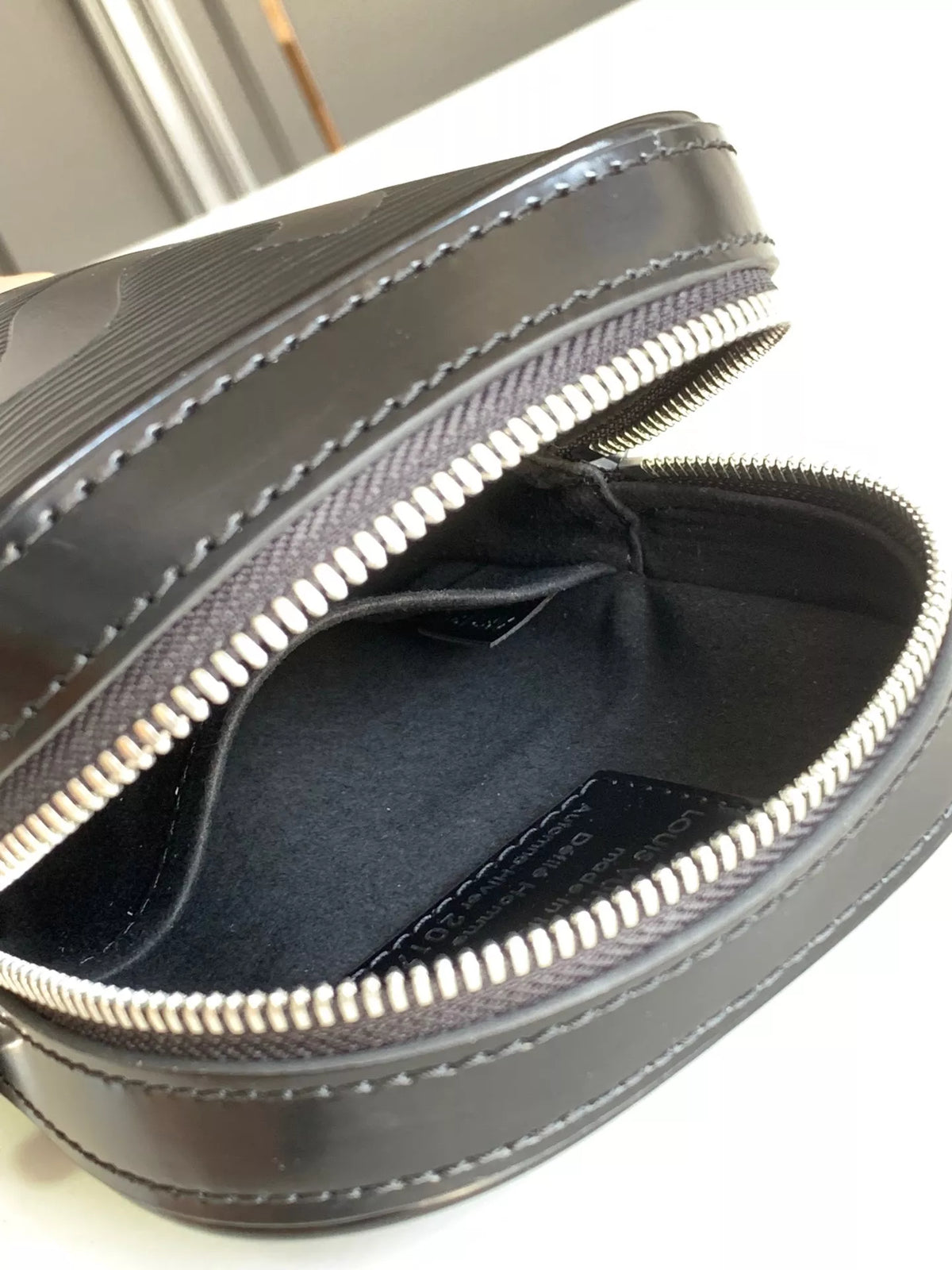 LOUIS VUITTON 12X17X5CM SUPREME CO BRANDED, COWHIDE