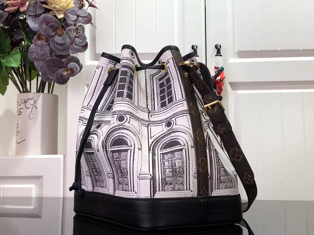 LOUIS VUITTON 26X17·5X27CM BUCKET BAGS