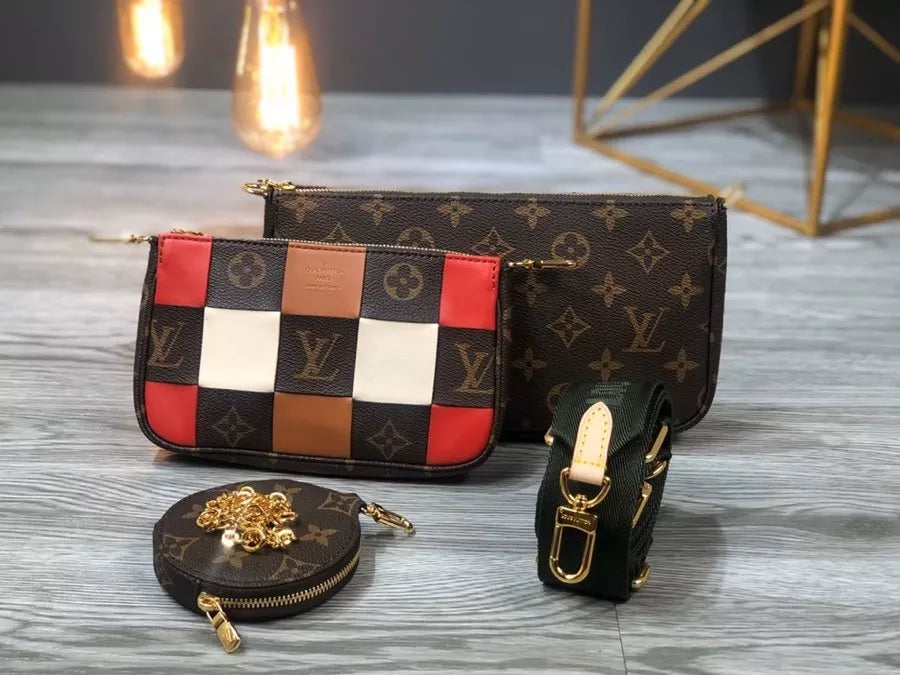 LOUIS VUITTON FAVORITE M44840 PACKET 14*9CM BIG BAG 24*16CM