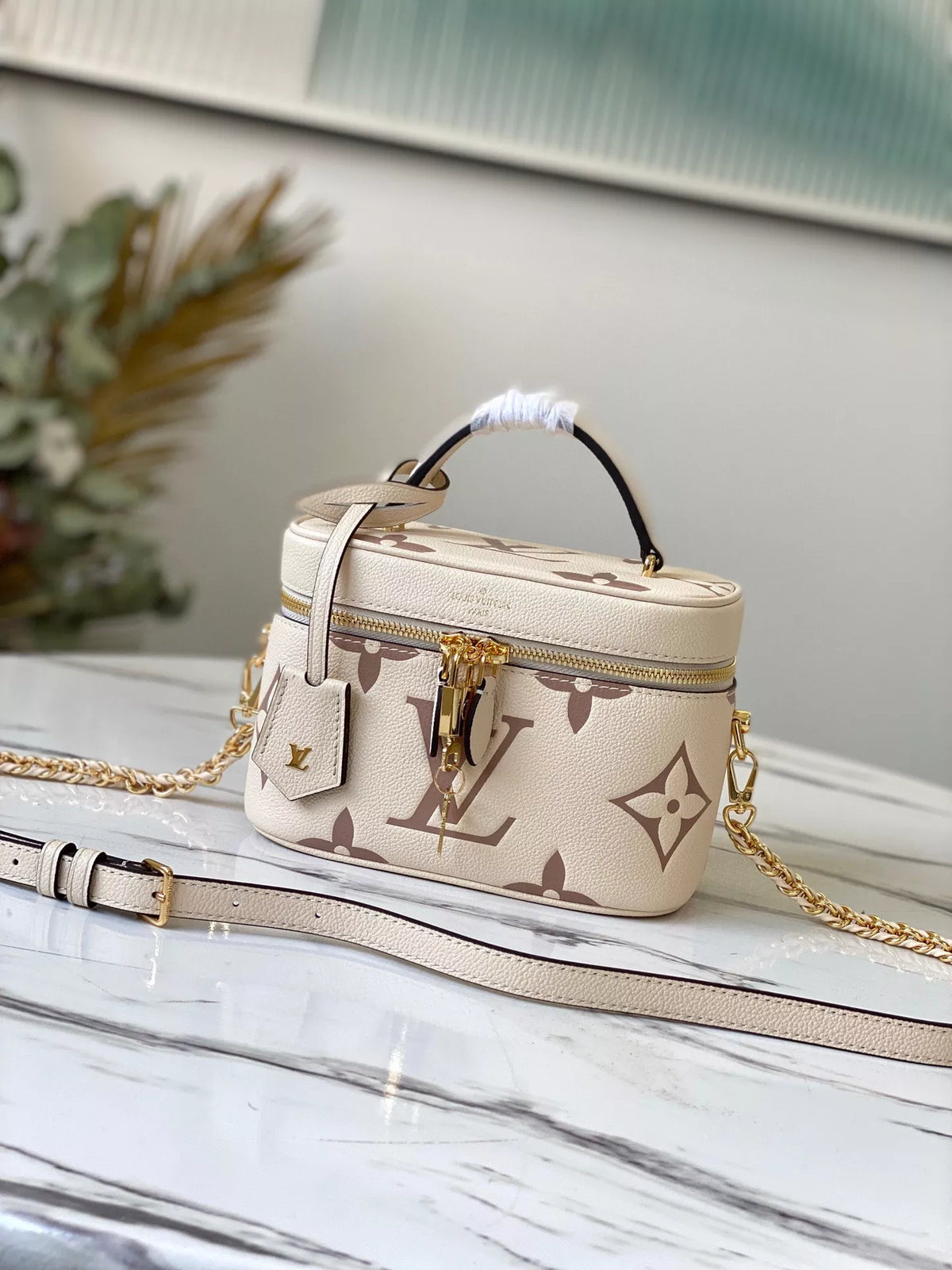 LOUIS VUITTON 19 X 13 X 11CM MONOGRAM NICE VANITY