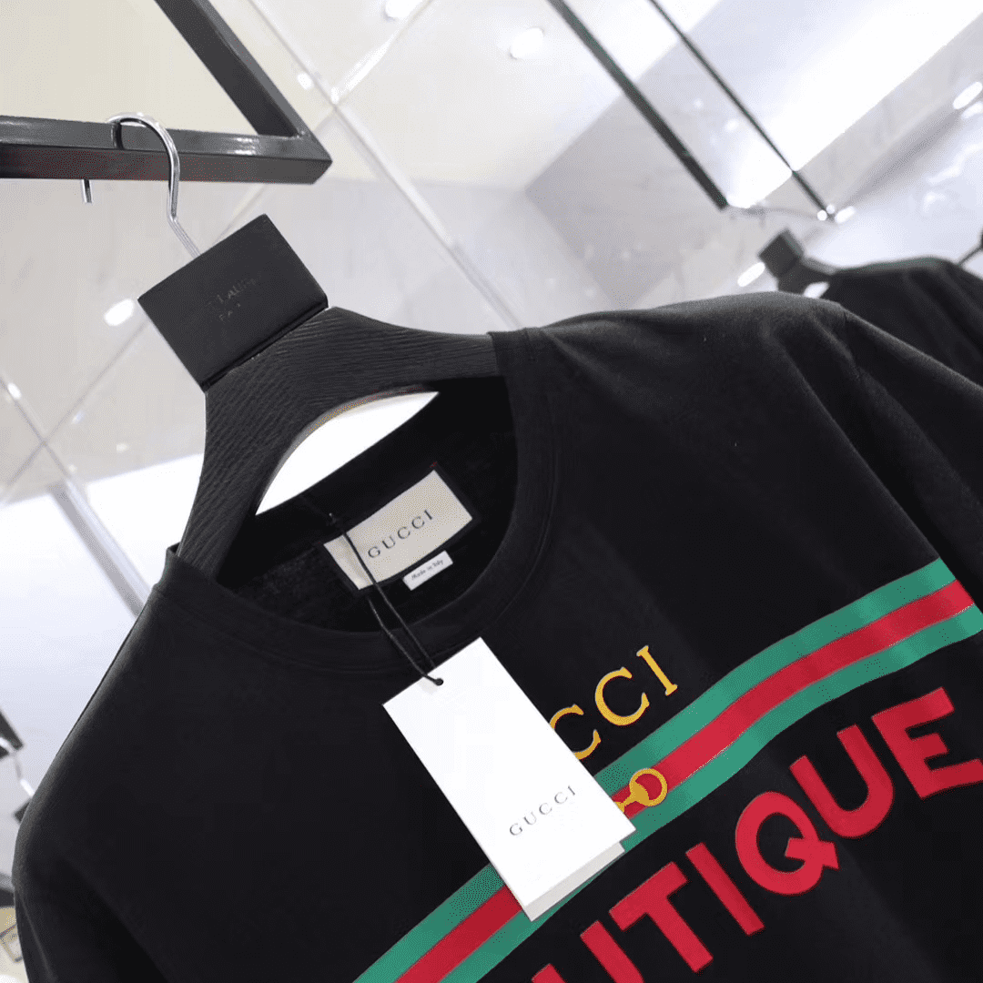 GUCCI BOUTIQUE T-SHIRT CLOTHING