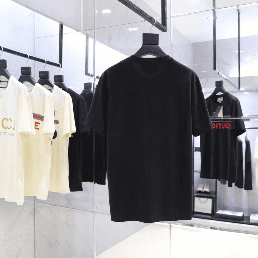 GUCCI BOUTIQUE T-SHIRT CLOTHING