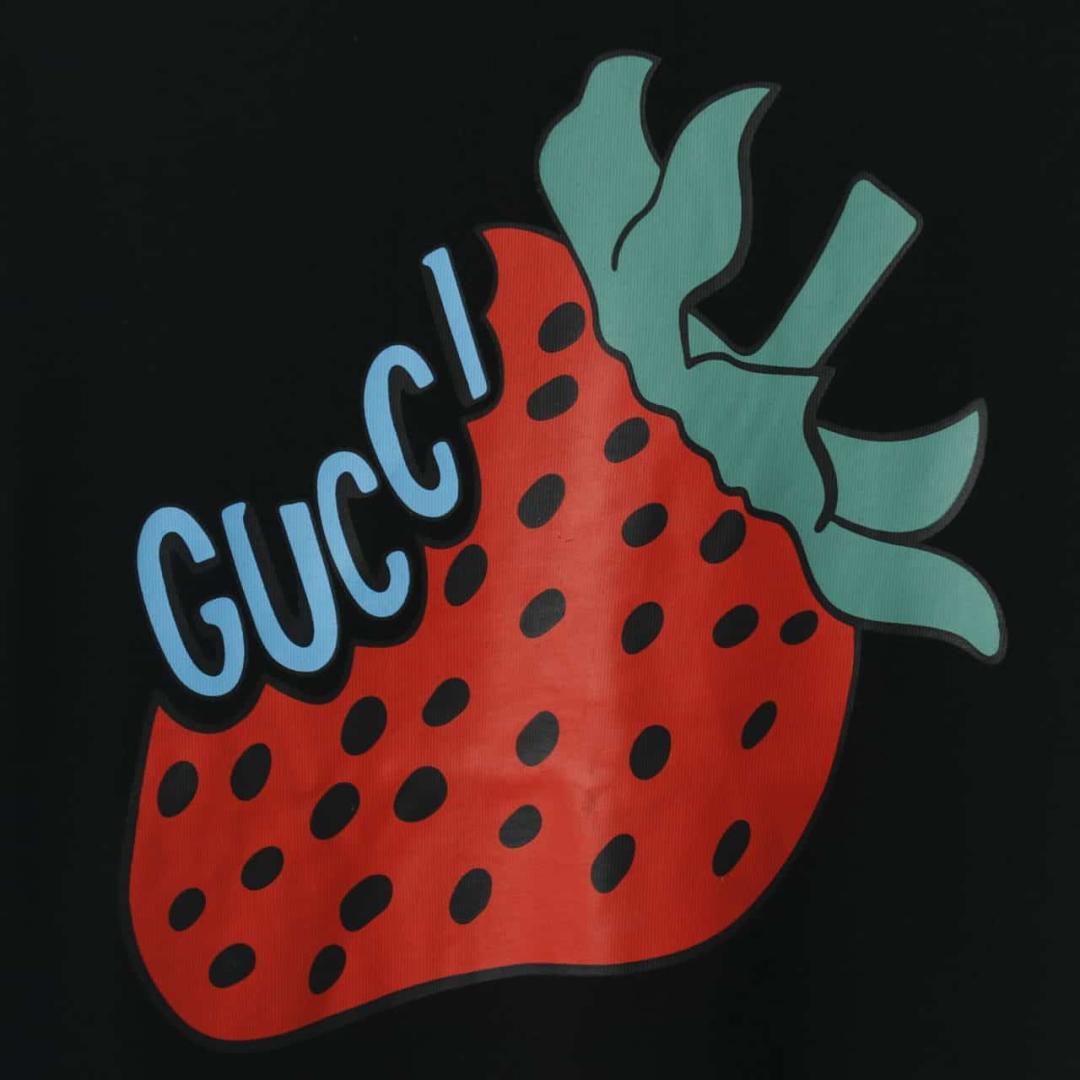 GUCCI STRAWBERRY SHORT SLEEVED T SHIRT