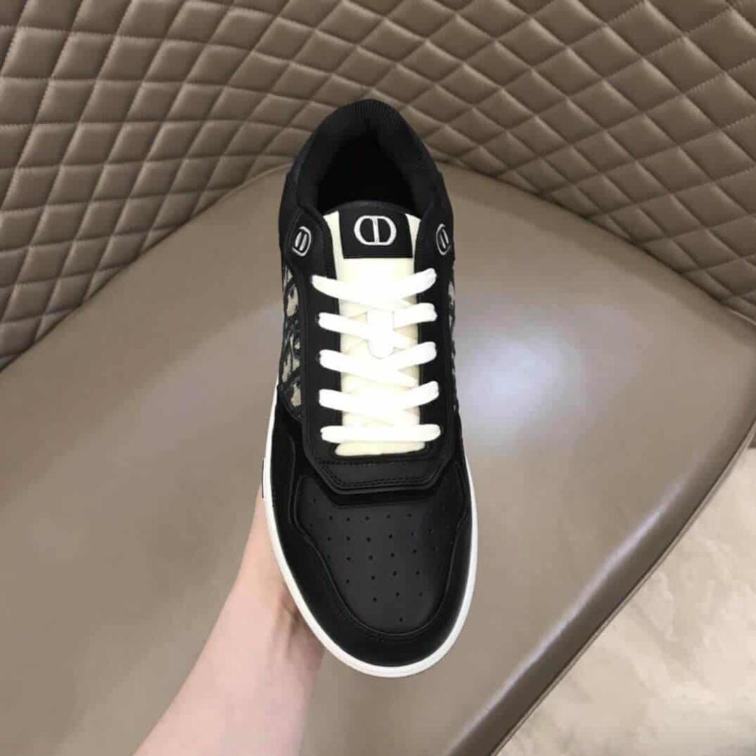B27 LOW-TOP SNEAKER