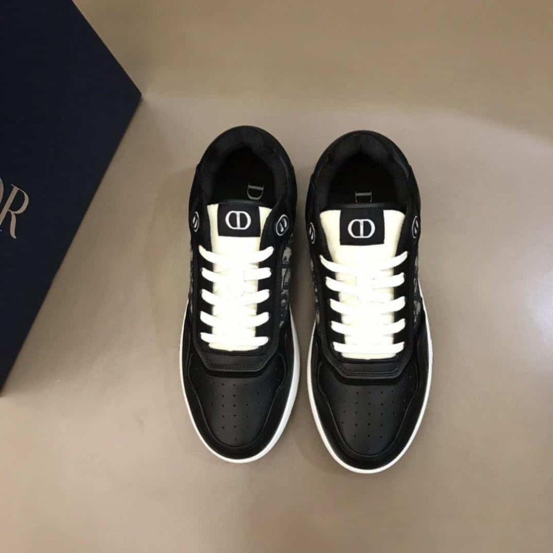 B27 LOW-TOP SNEAKER