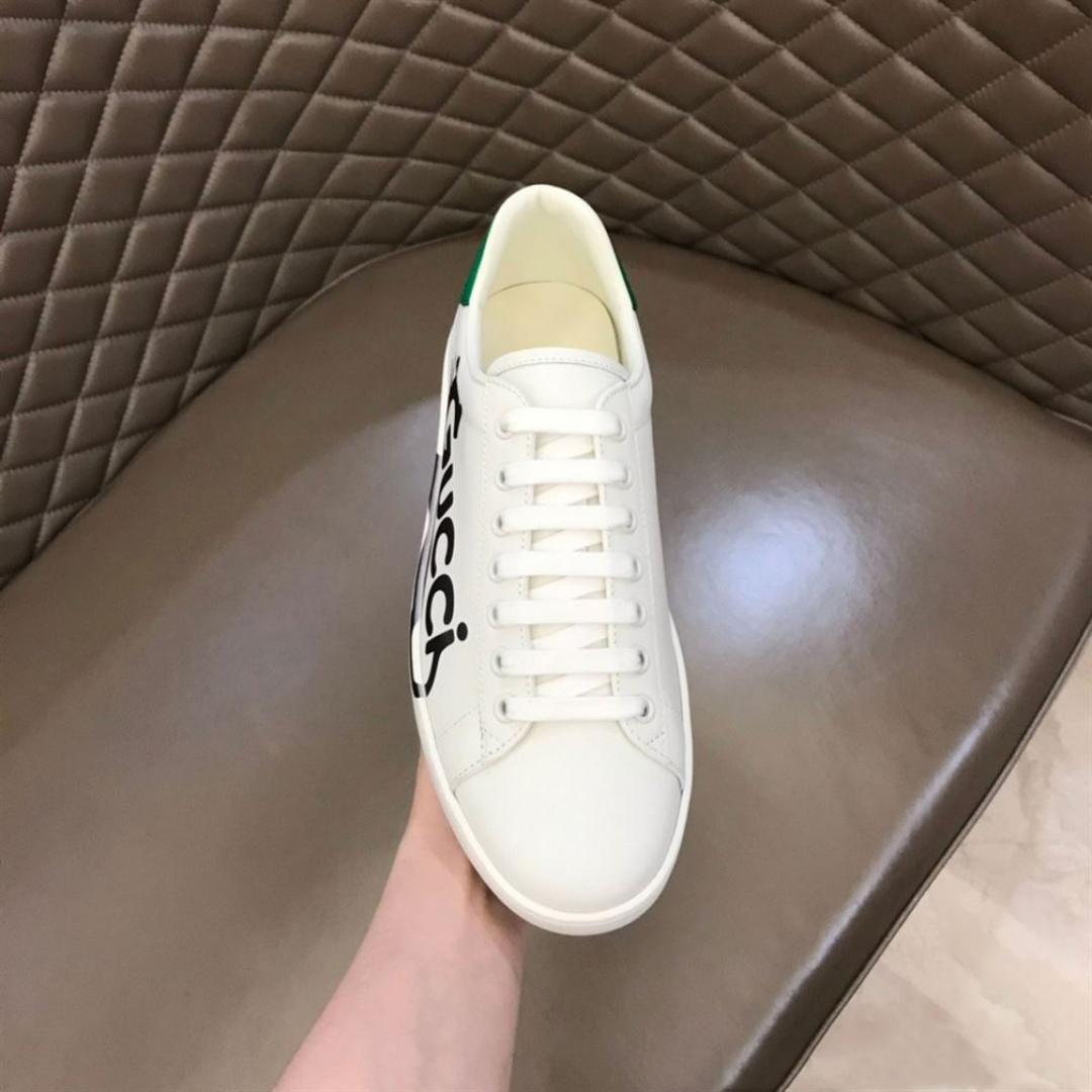 GUCCI ACE SNEAKERS WITH KITTEN