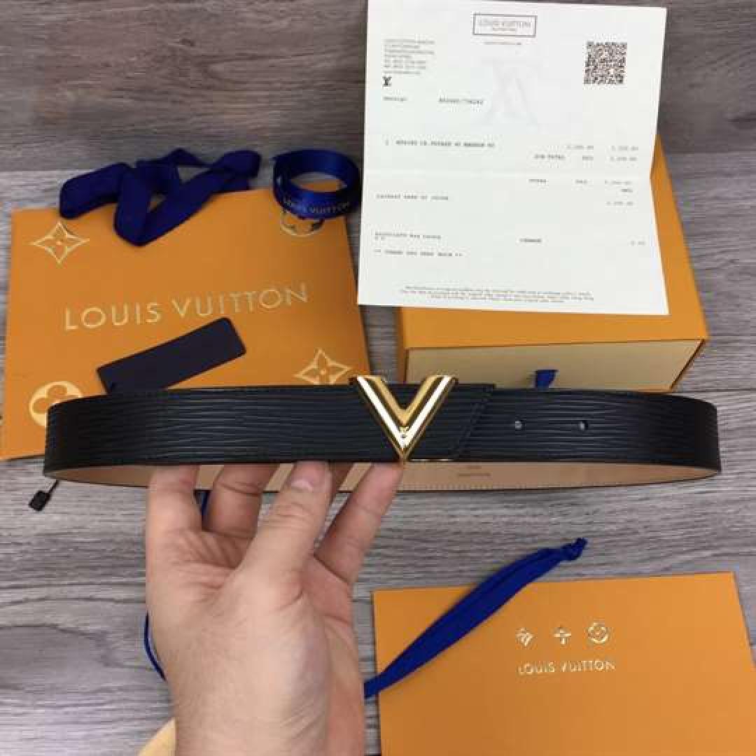 LOUIS VUITTON BLACK EPI LEATHER ESSENTIAL V BELT
