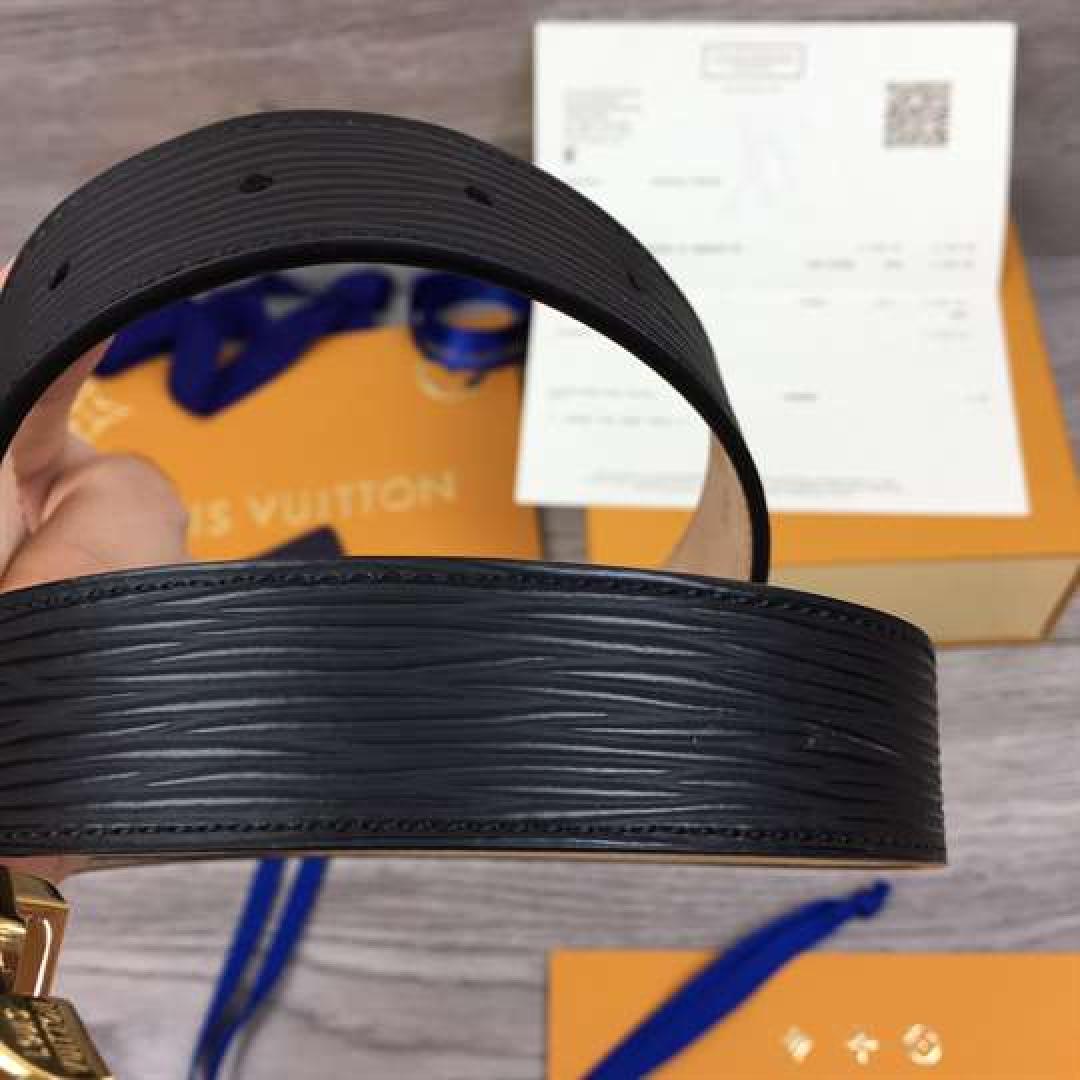 LOUIS VUITTON BLACK EPI LEATHER ESSENTIAL V BELT