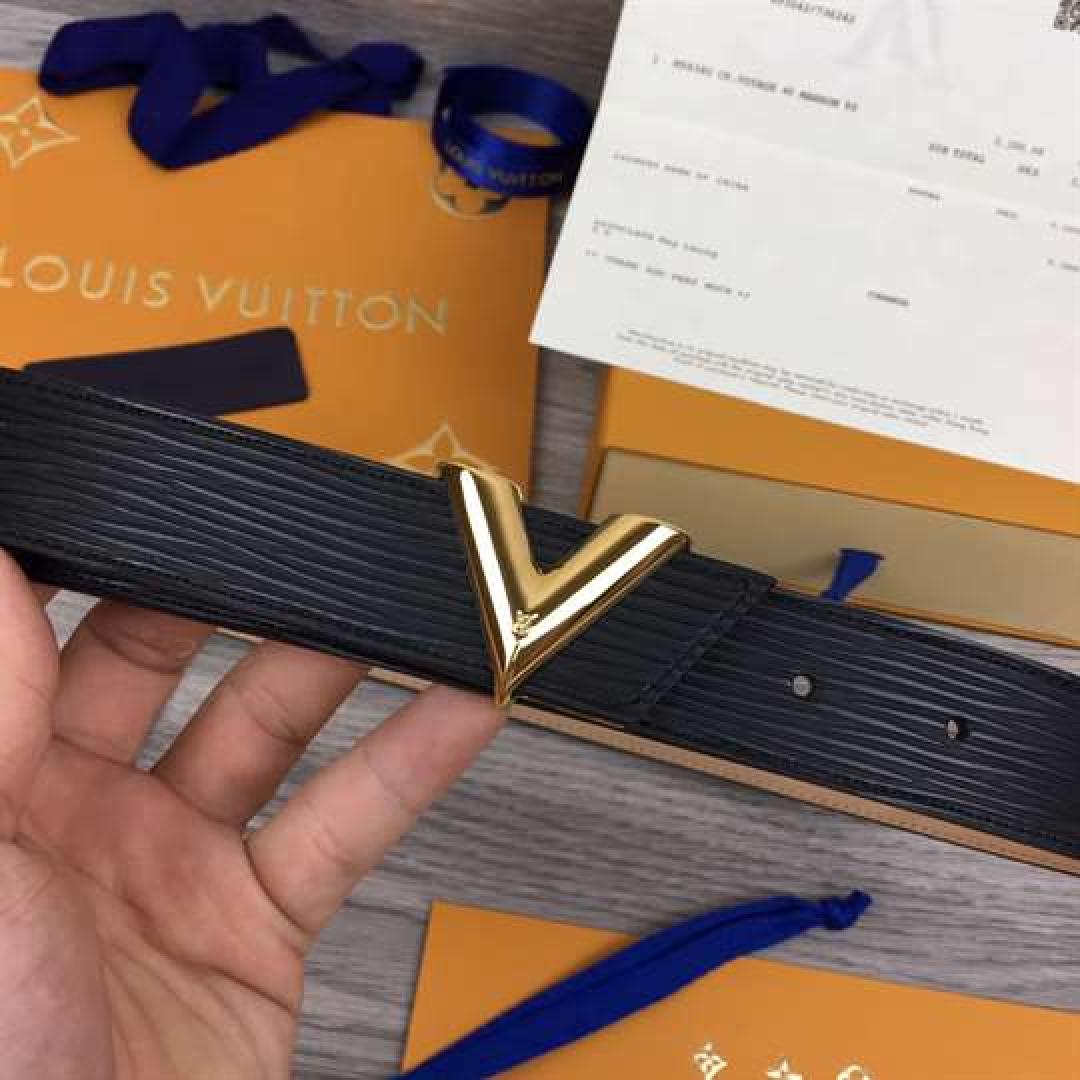 LOUIS VUITTON BLACK EPI LEATHER ESSENTIAL V BELT