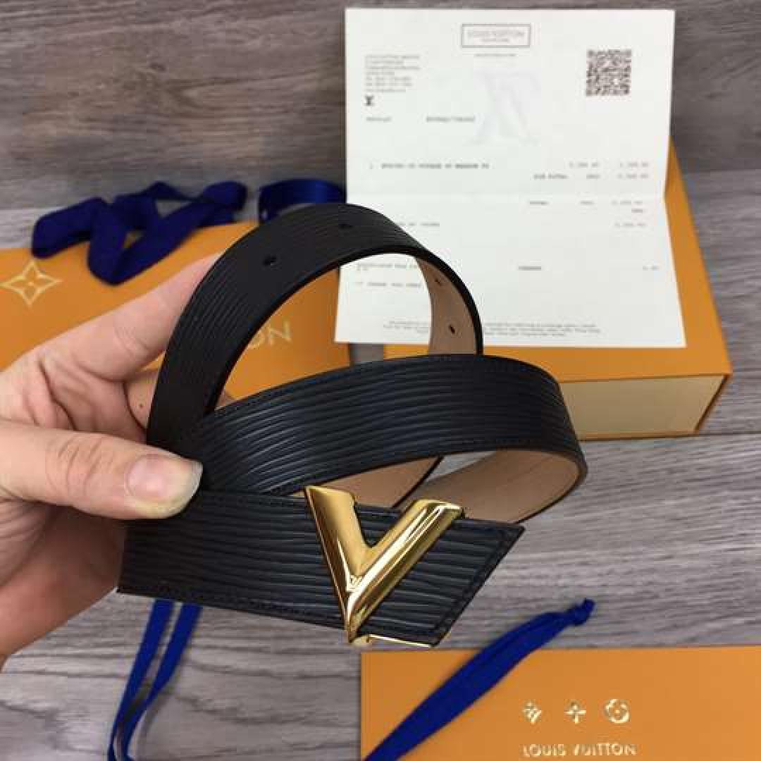 LOUIS VUITTON BLACK EPI LEATHER ESSENTIAL V BELT