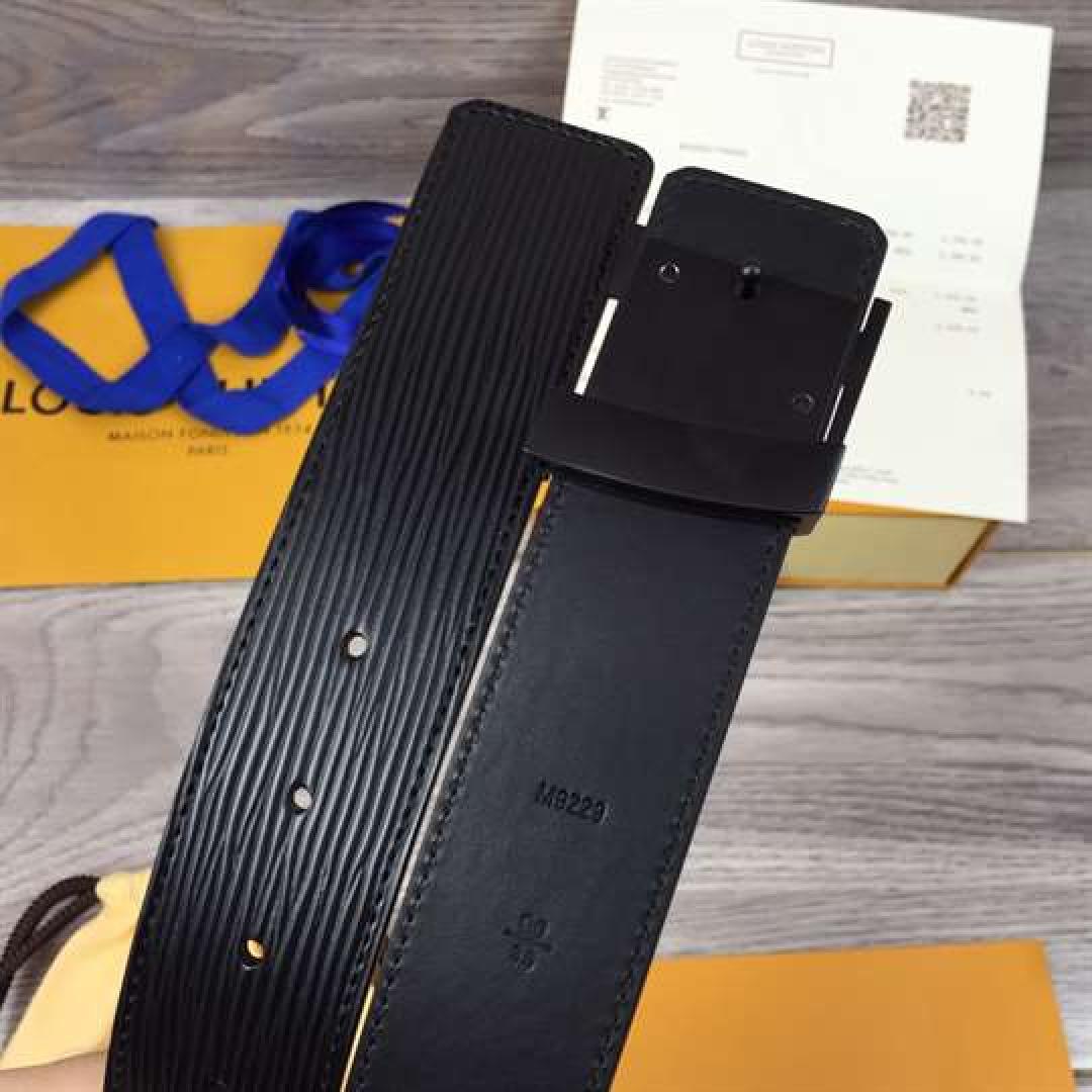LOUIS VUITTON LV INITIALES 40MM EPI LEATHER