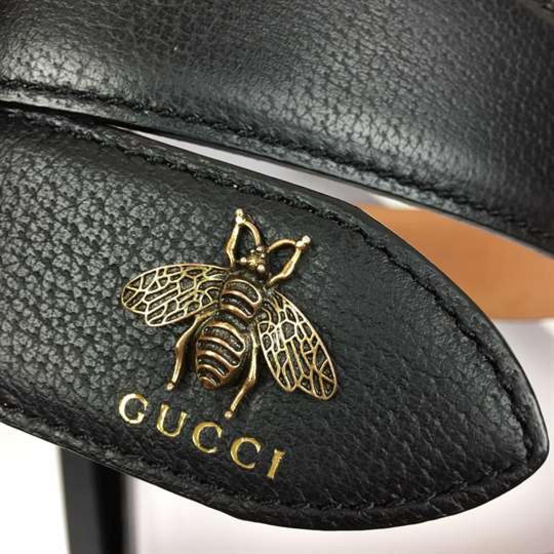 GUCCI BEE PENDANT LEATHER BELT