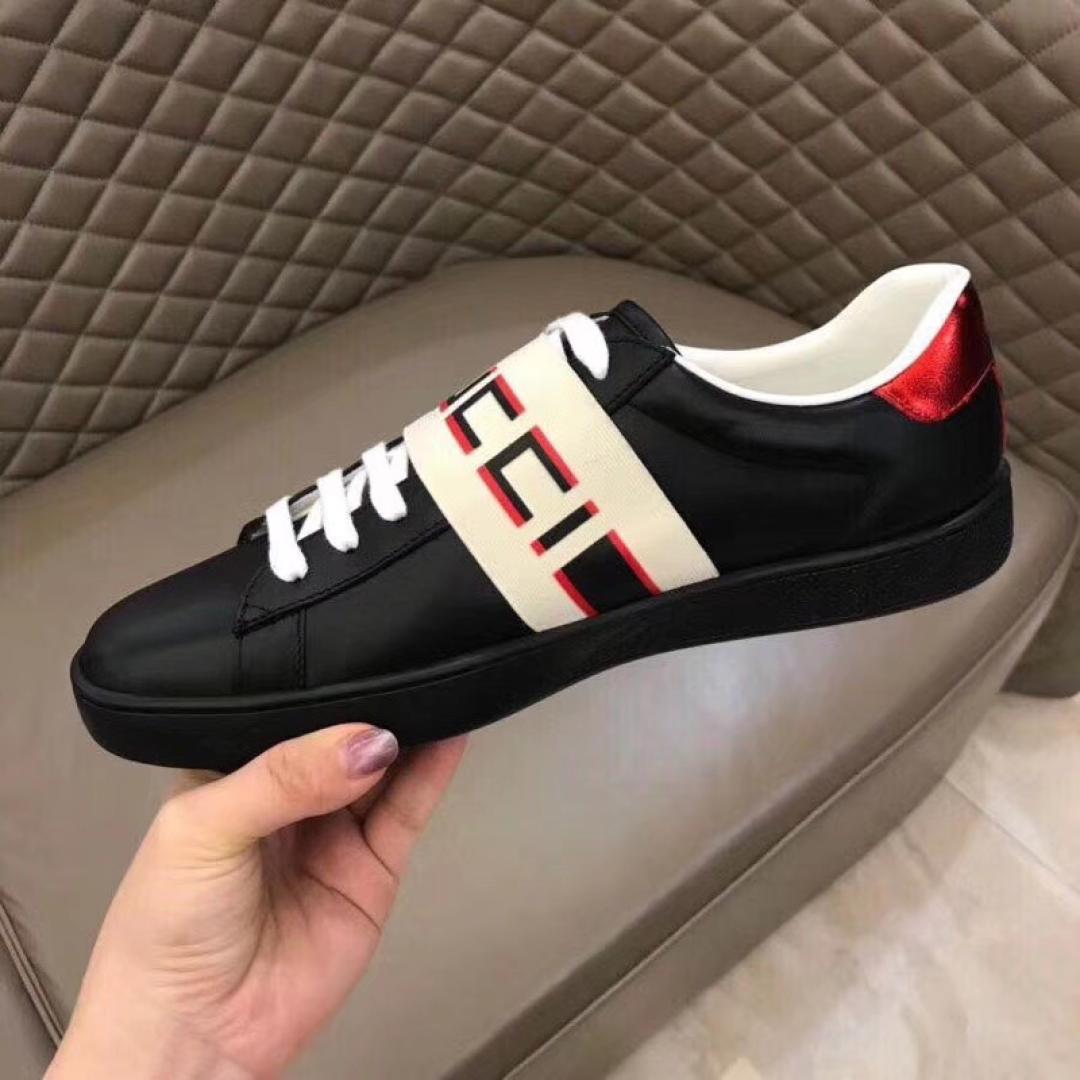 GUCCI STRIPE LEATHER SNEAKER