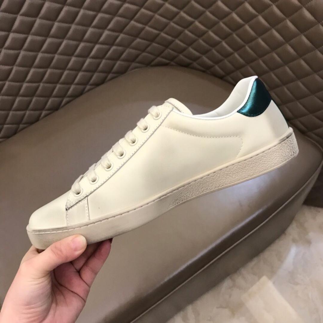 GUCCI MEN'S ACE SNEAKER WITH GUCCI BLADE