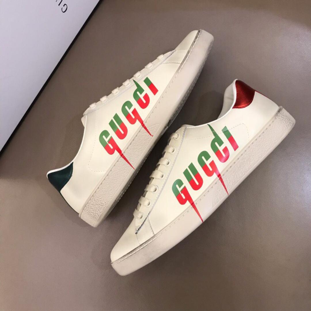 GUCCI MEN'S ACE SNEAKER WITH GUCCI BLADE