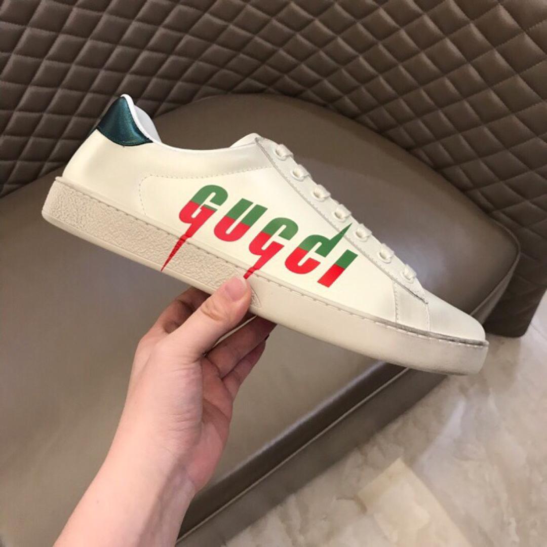 GUCCI MEN'S ACE SNEAKER WITH GUCCI BLADE