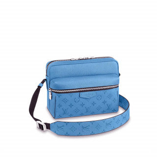 LOUIS VUITTON 29.5X20X10.5CM OUTDOOR MONOGRAM TAÏGA