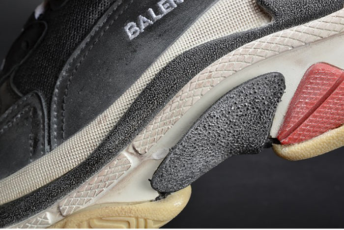 BALENCIAGA 17FW TRIPLE S TRAINER BLACK/ RED MENS
