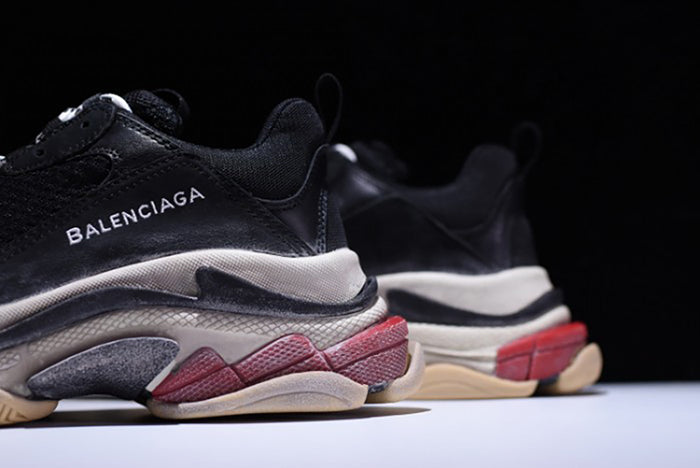 BALENCIAGA TRIPLE S