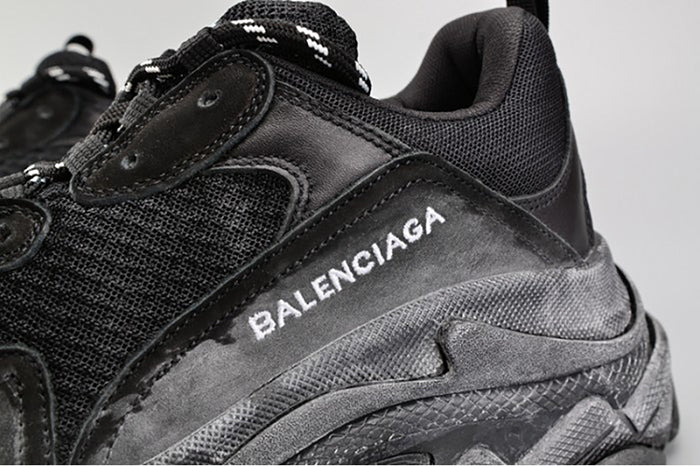 BALENCIAGA BLACK TRIPLE S TRAINER