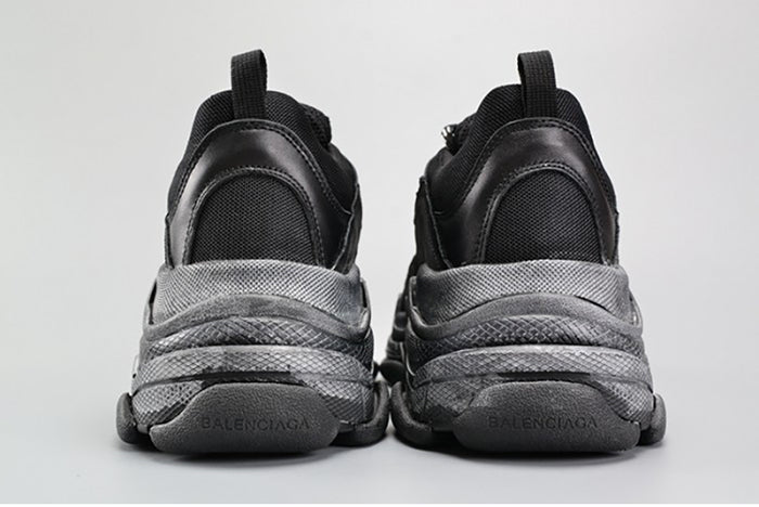 BALENCIAGA BLACK TRIPLE S TRAINER